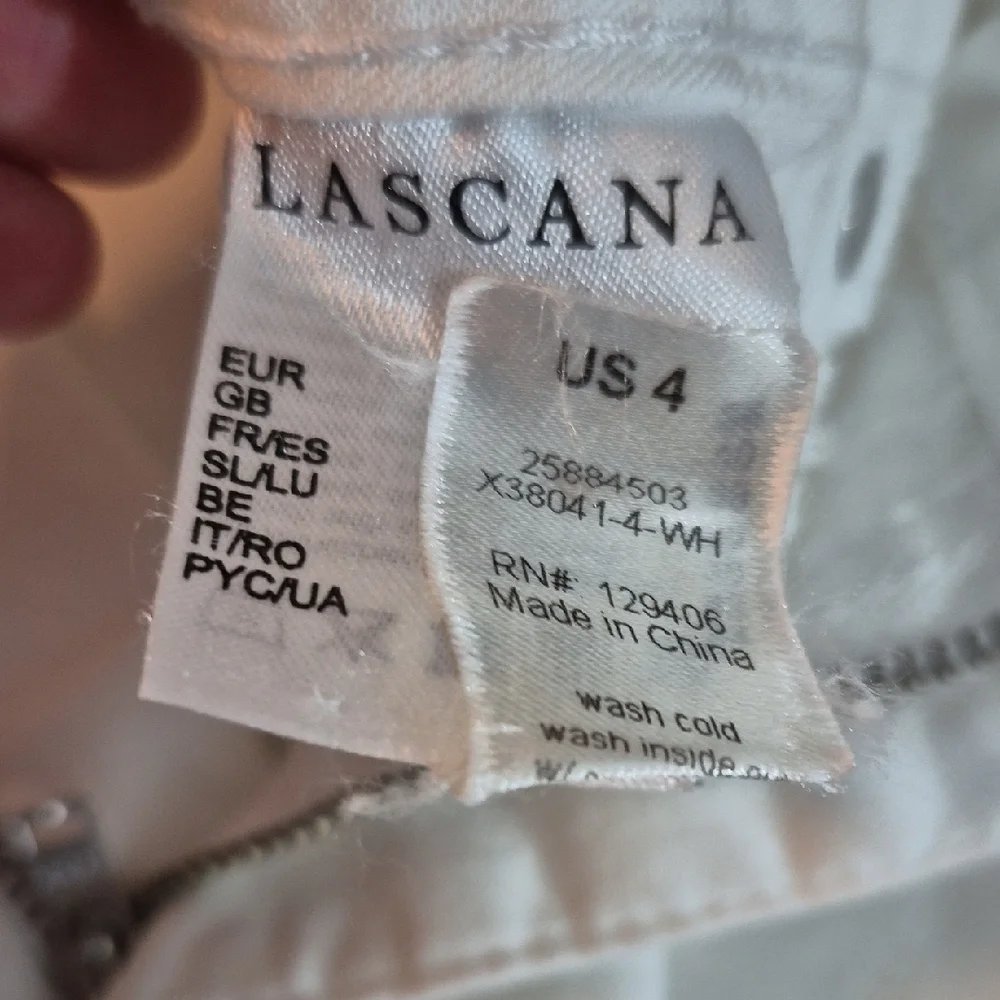 LASCANA White Skinny Jeans with Classic Fit - Picture 9 of 10